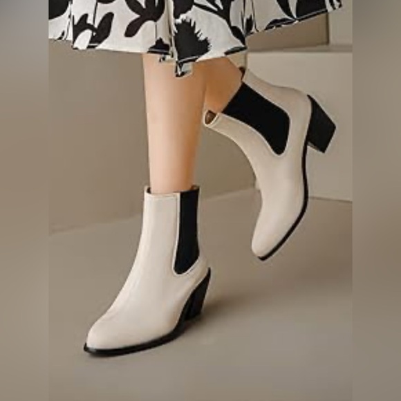 5 for $25 // Rachel Cox white boots 8 - Picture 3 of 6